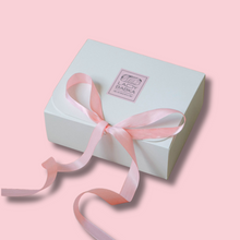 Load image into Gallery viewer, Rosh Hashanah Gift Box
